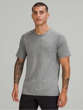 Lululemon Metal Vent Tech T Shirt Gray Short Sleeve Mens